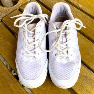 BCG girls Layout cheer shoes 2.5 good condition